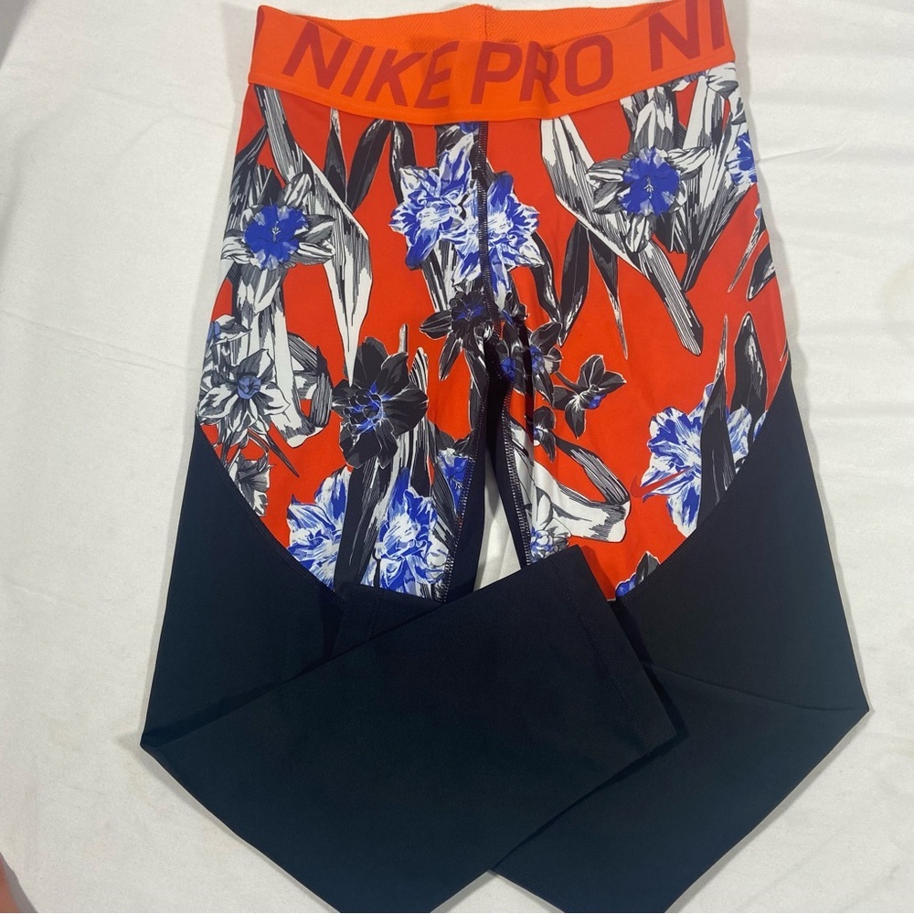 Nike Pro Women’s Leggings Size Medium Floral Dri Fit Training Athleisure